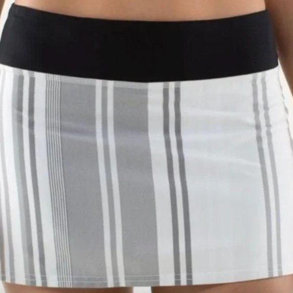 Lululemon Tennis Skirt - size 4 - Picture 2 of 16